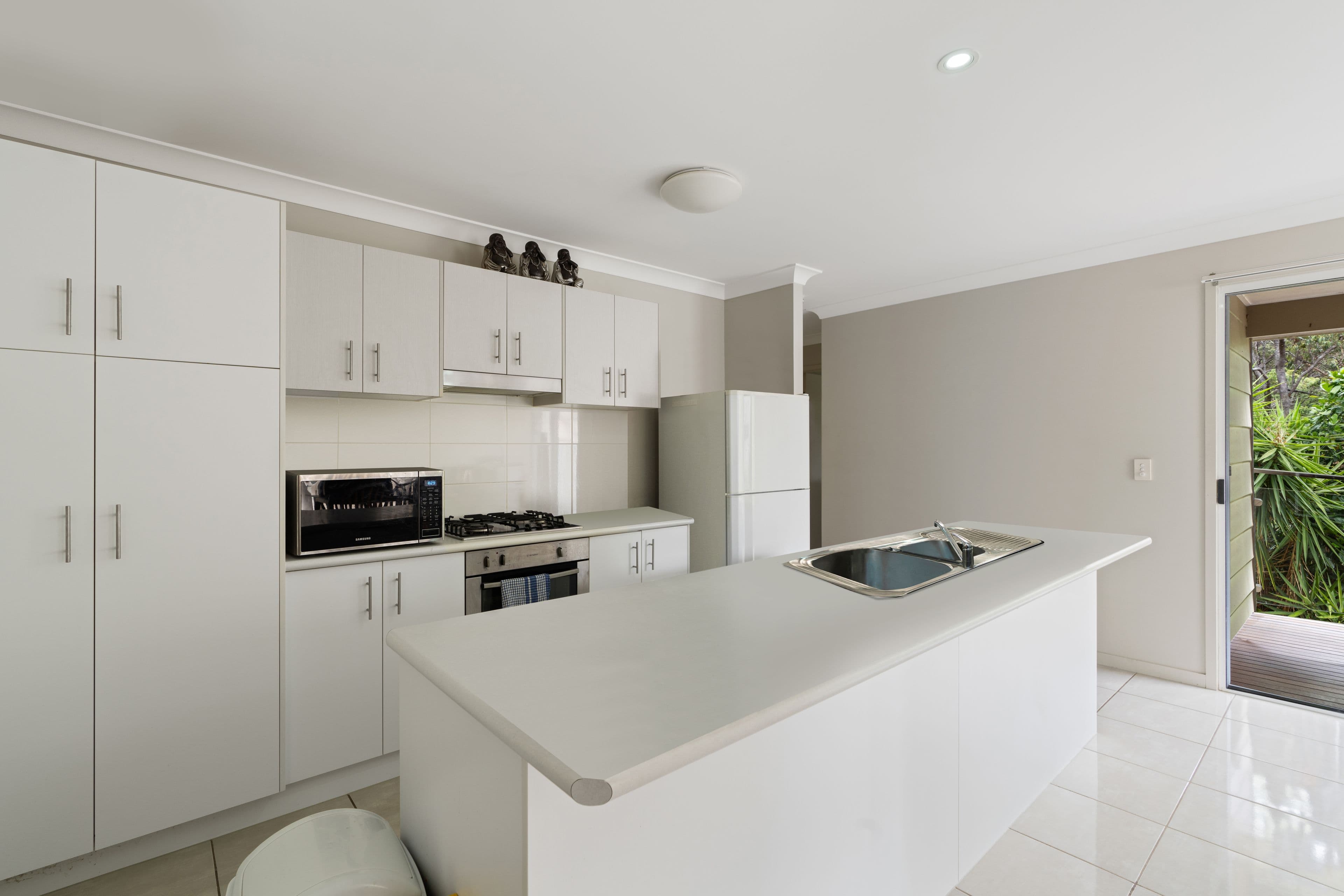 11 Castlereagh Close, Pacific Pines QLD 4211, Pacific Pines - Thumbnail 2