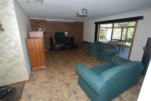 33 Falcon Drive, PARAFIELD GARDENS SA 5107, Parafield Gardens - Thumbnail 5