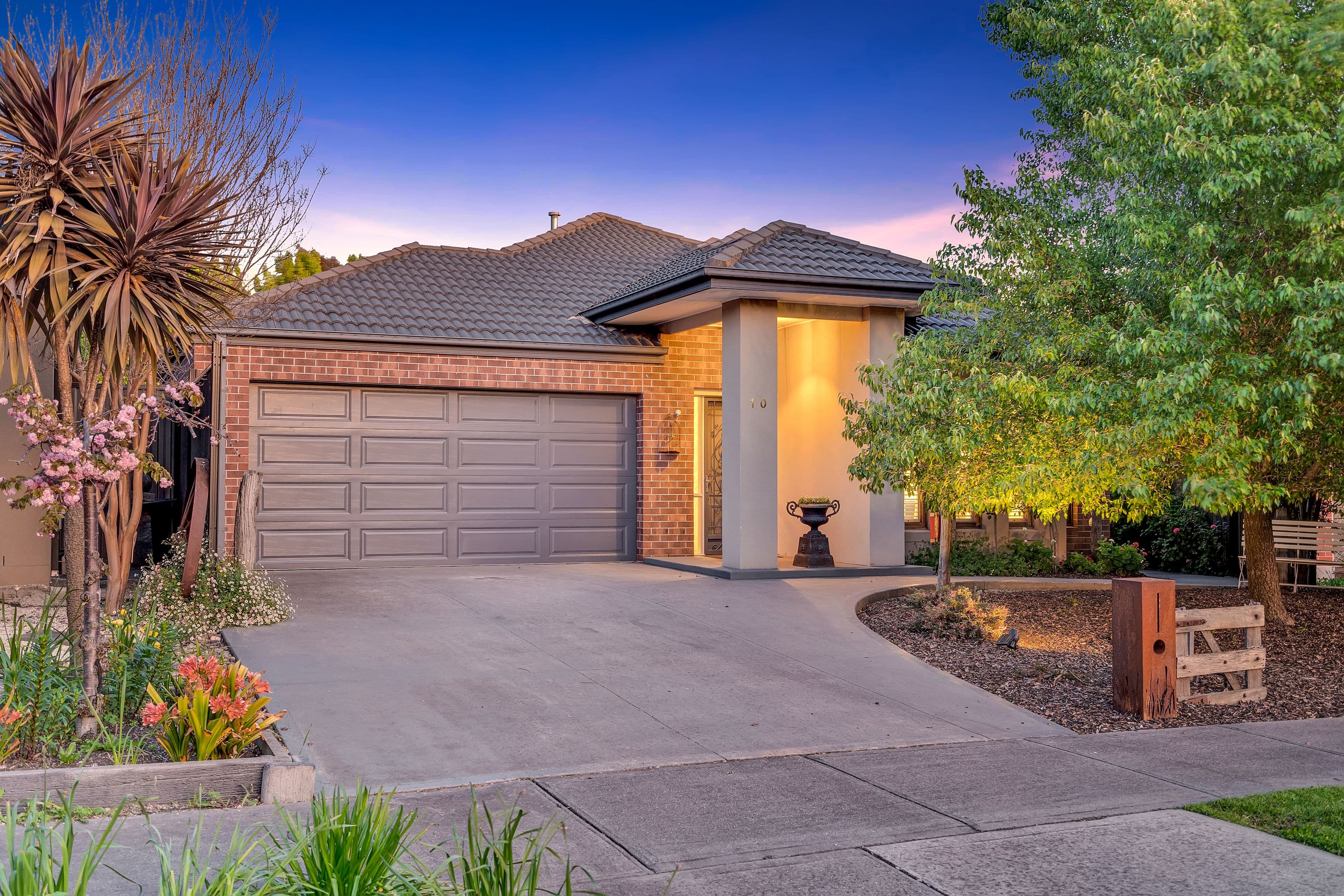 10 Meadow Street, Craigieburn VIC 3064, Craigieburn - Image 1