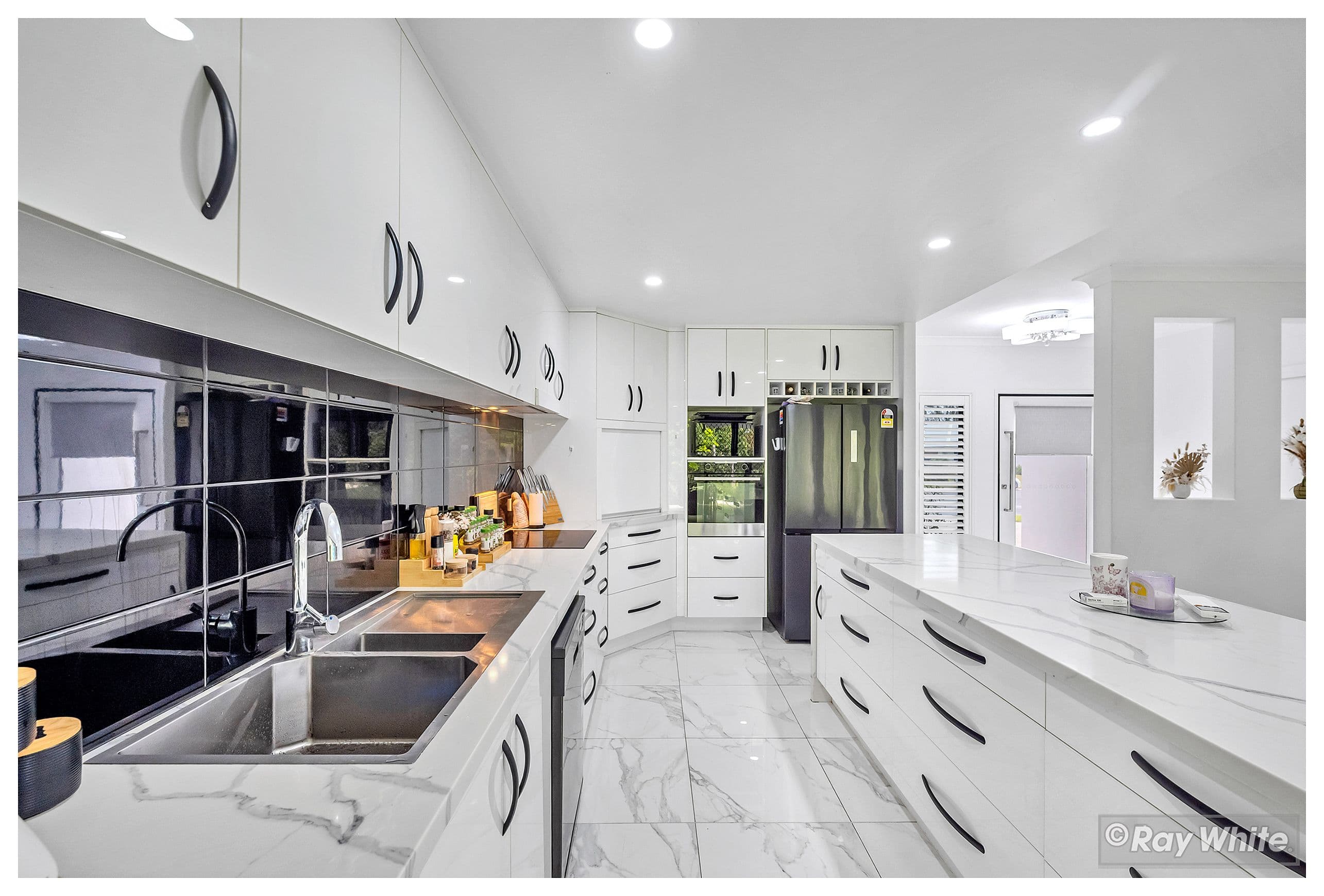 11 Bradley Place, Kawana QLD 4701, Kawana - Thumbnail 2