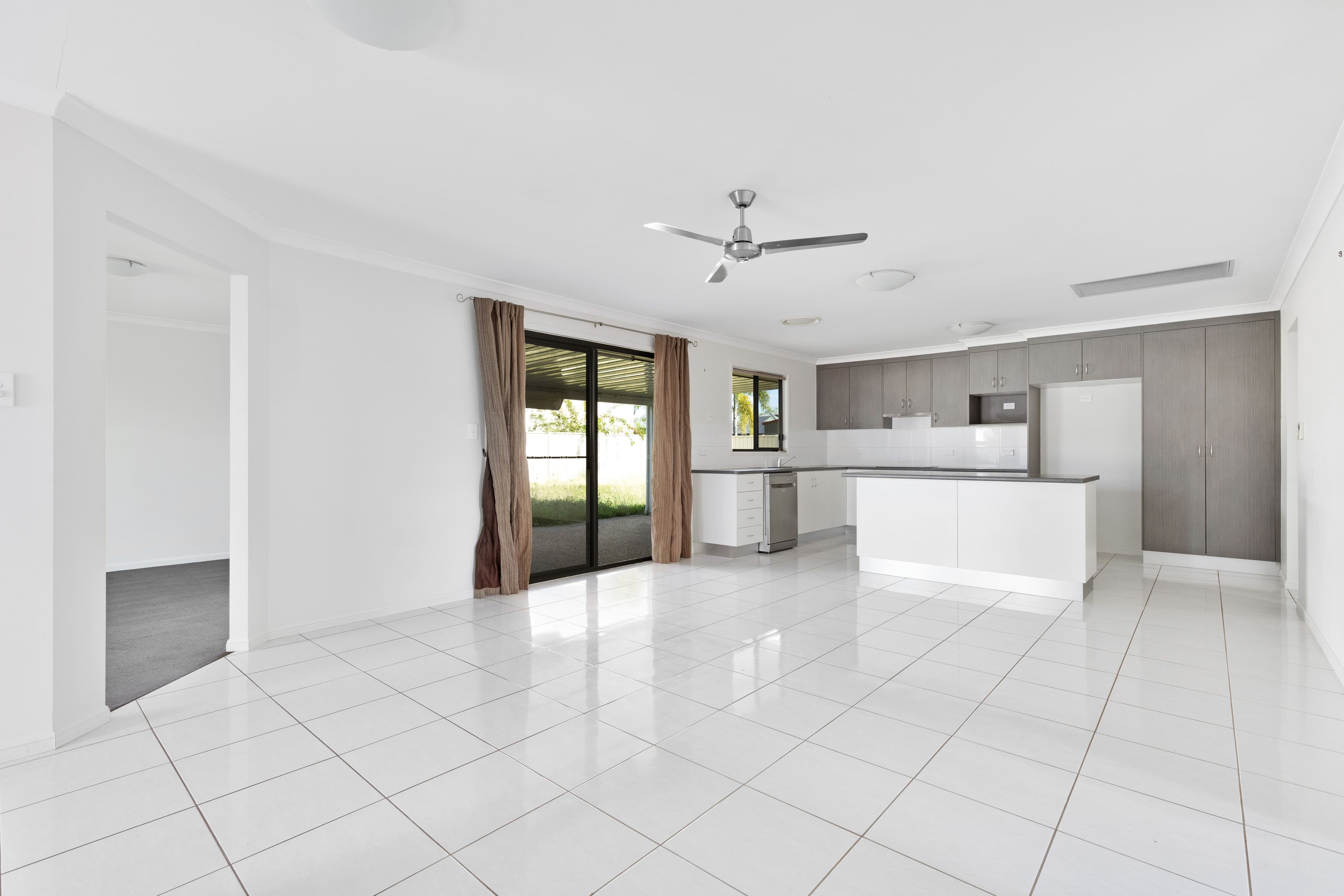 7 Eagle Street, Emerald QLD 4720, Emerald - Thumbnail 6