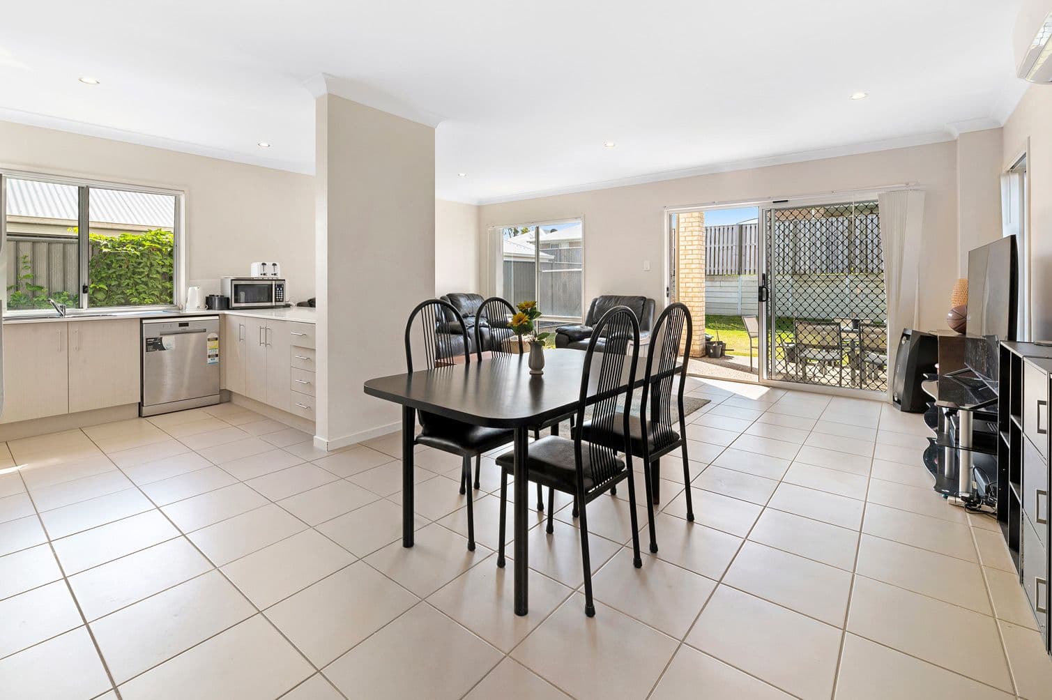 25 Gatina Crescent, Coomera QLD 4209, Coomera - Thumbnail 2