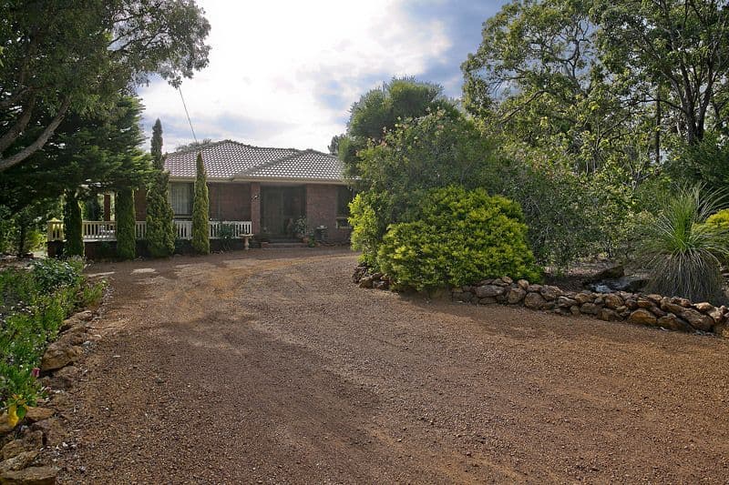 40 Robins Road, KALAMUNDA WA 6076, Kalamunda - Thumbnail 2