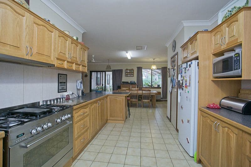 40 Robins Road, KALAMUNDA WA 6076, Kalamunda - Thumbnail 4