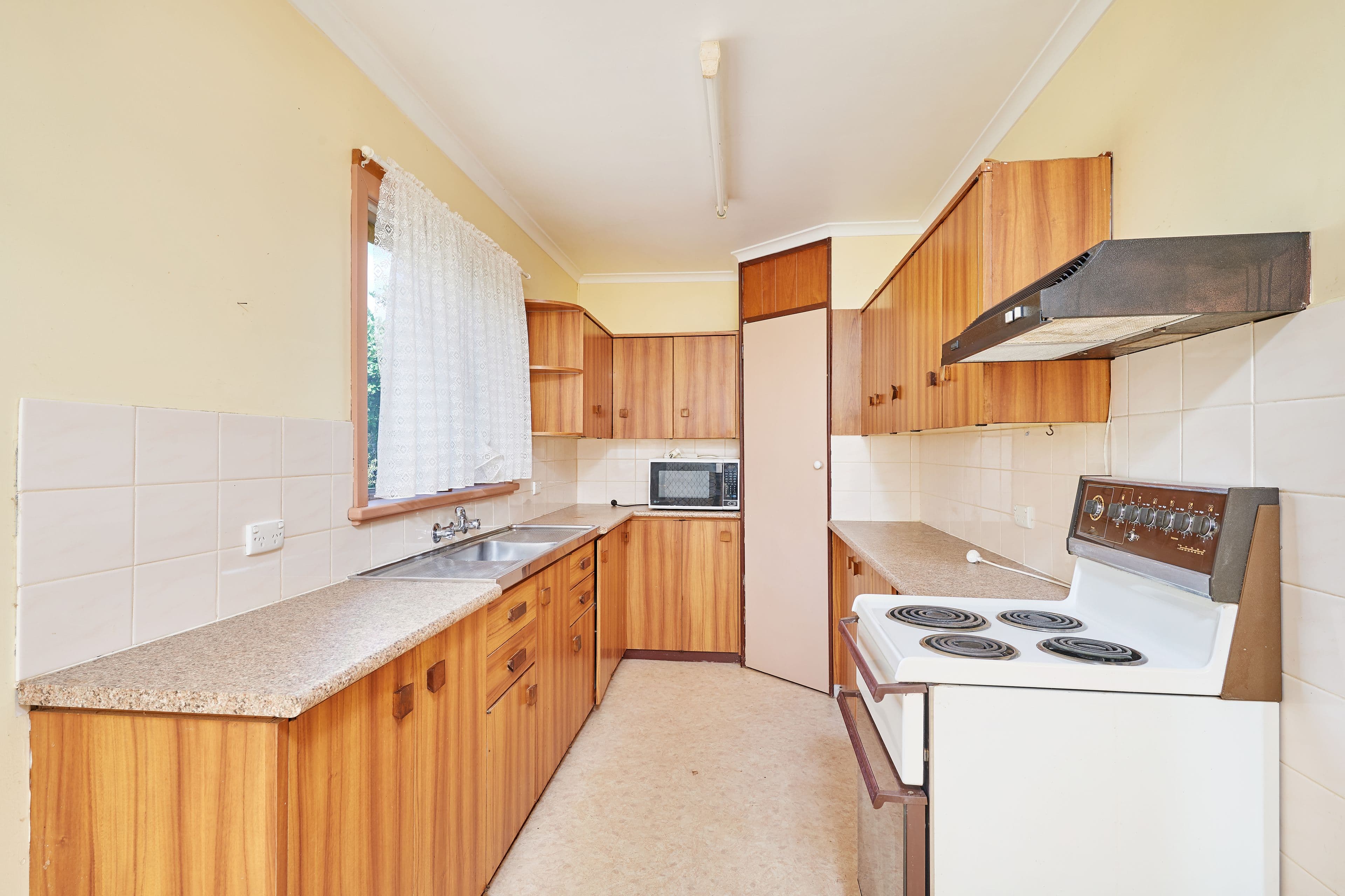 10 Goulburn Street, Junee NSW 2663, Junee - Thumbnail 2