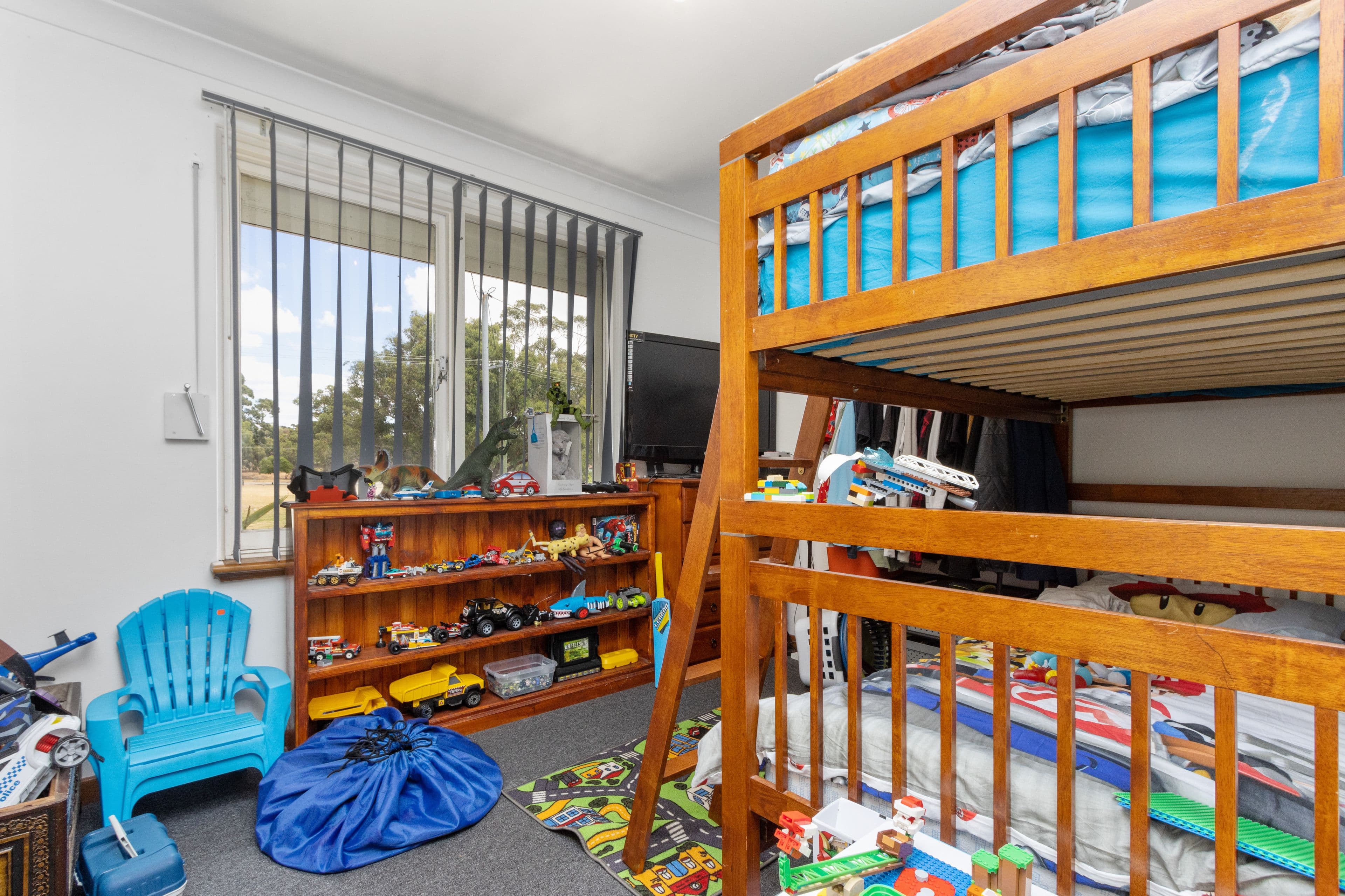 11 Ellesmere Road, Swan View WA 6056, Swan View - Thumbnail 2