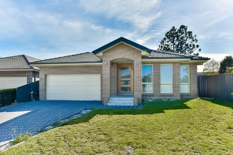 11 Chivers Place, Ingleburn - Image 1