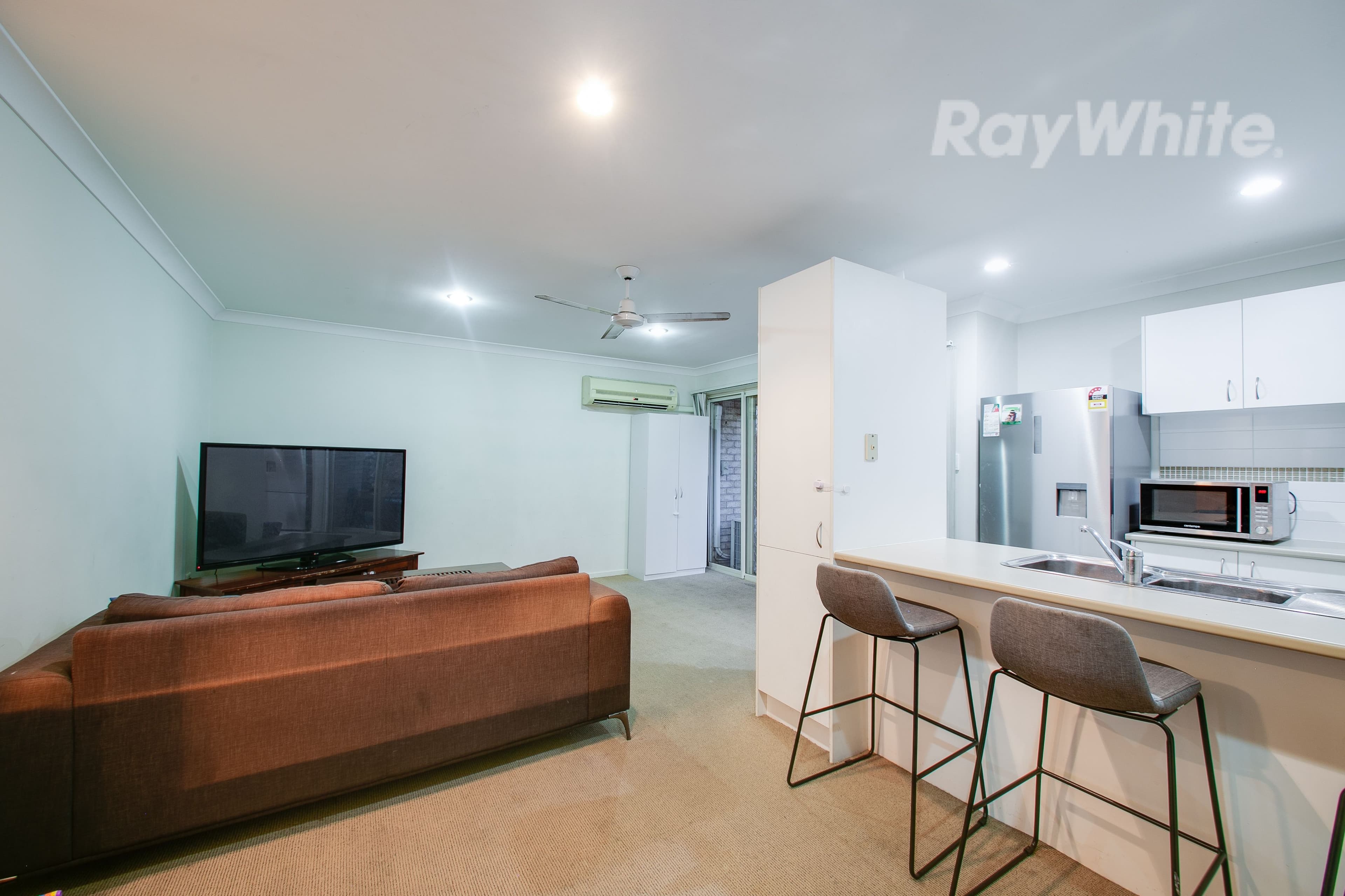 8 Rosegum Place, Redbank Plains QLD 4301, Redbank Plains - Thumbnail 2