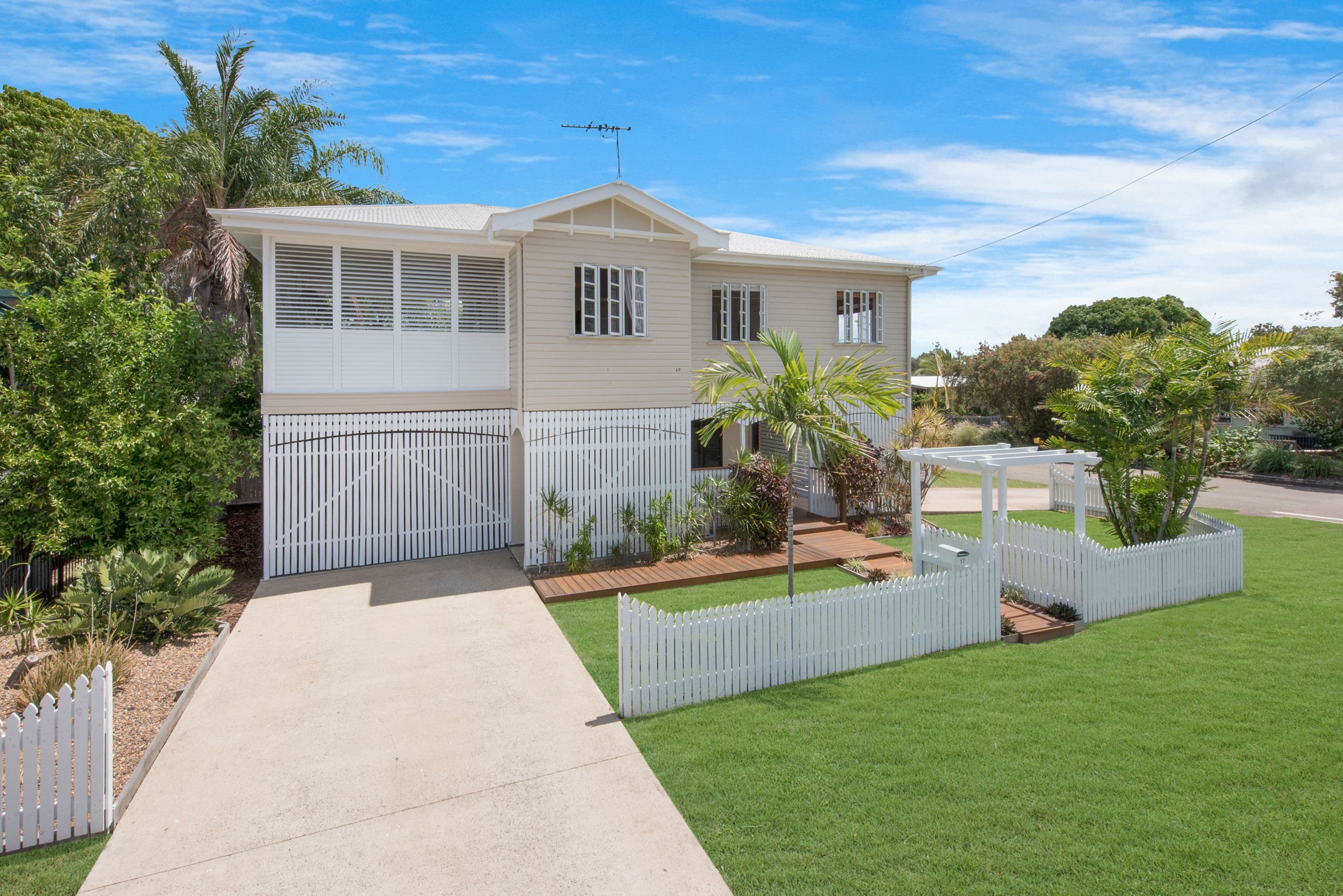 17 Latchford Street, Pimlico QLD 4812, Pimlico - Image 1
