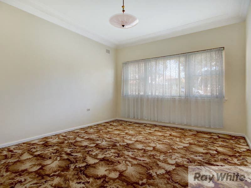32 Monaro Avenue, KINGSGROVE NSW 2208, Kingsgrove - Thumbnail 5