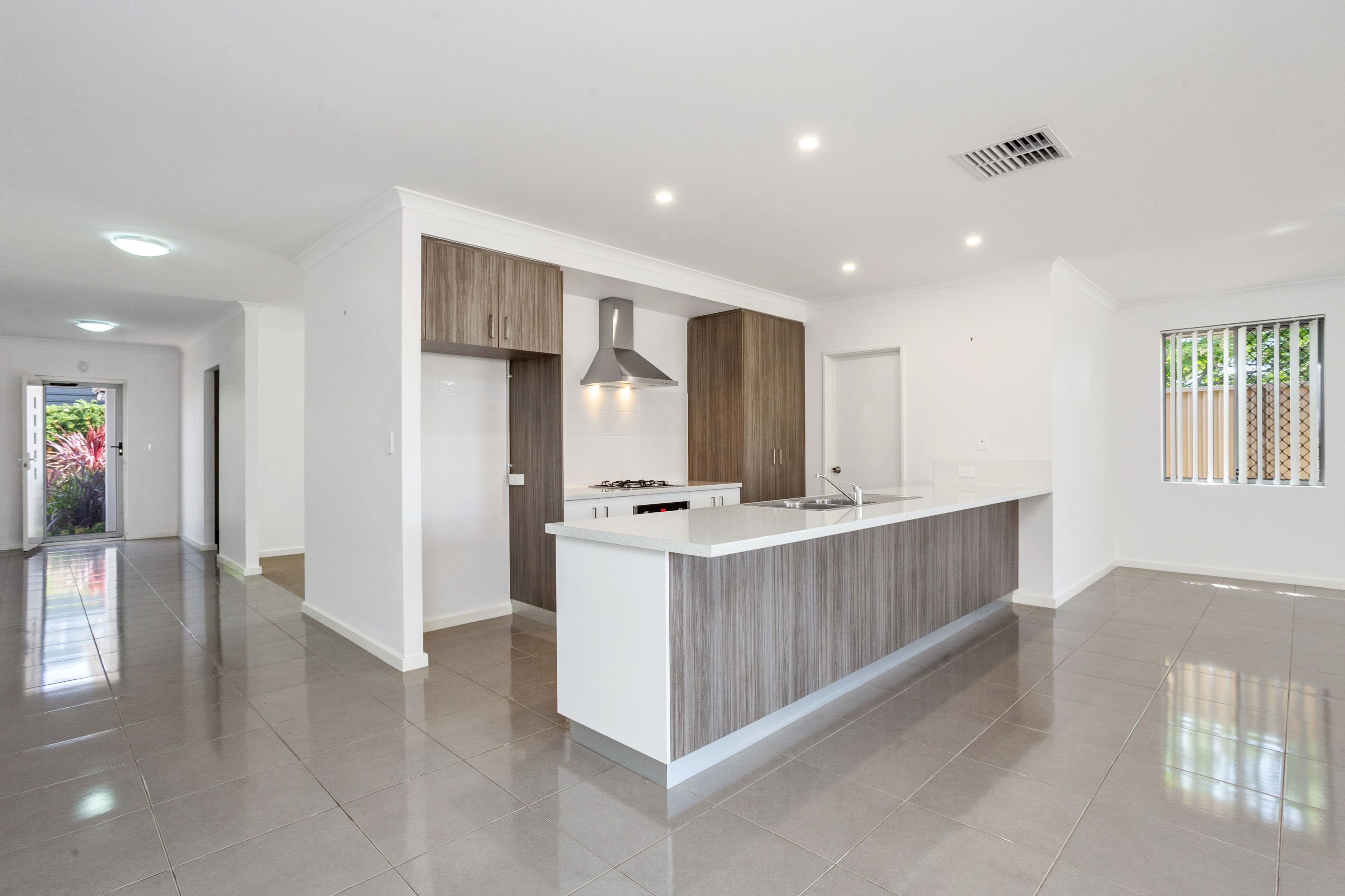 10 Jean Street, Beaconsfield WA 6162, Beaconsfield - Thumbnail 2