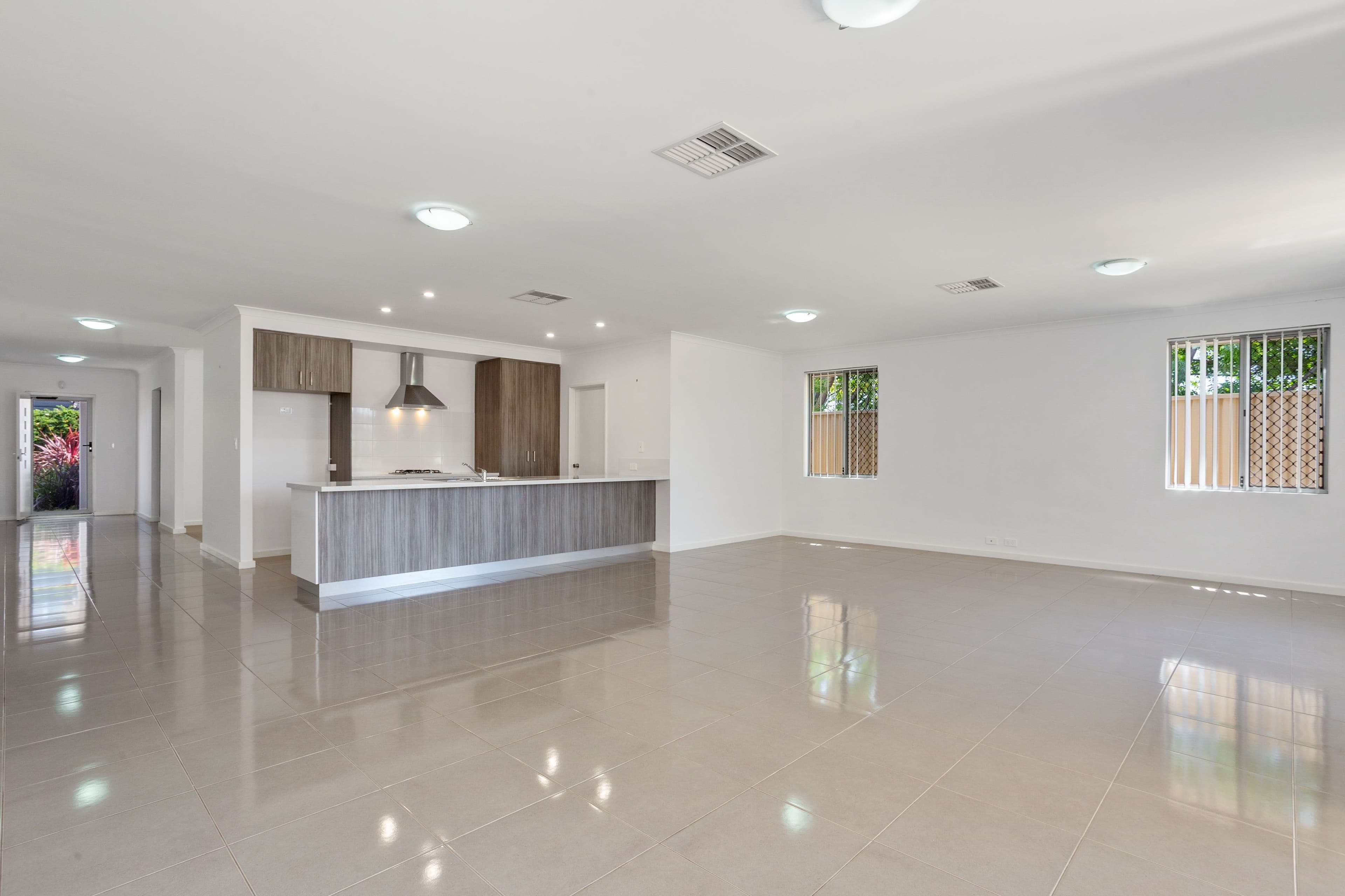 10 Jean Street, Beaconsfield WA 6162, Beaconsfield - Thumbnail 3