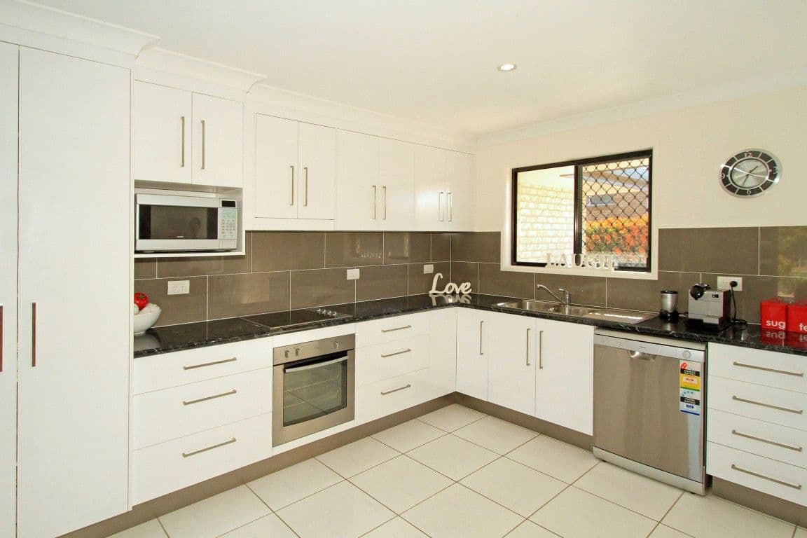 11 Brosnan Crescent, PARKHURST QLD 4702, Parkhurst - Thumbnail 2
