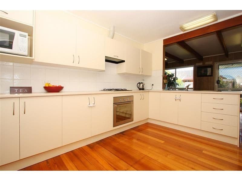 114 Greenwood Drive, BUNDOORA VIC 3083, Bundoora - Thumbnail 6