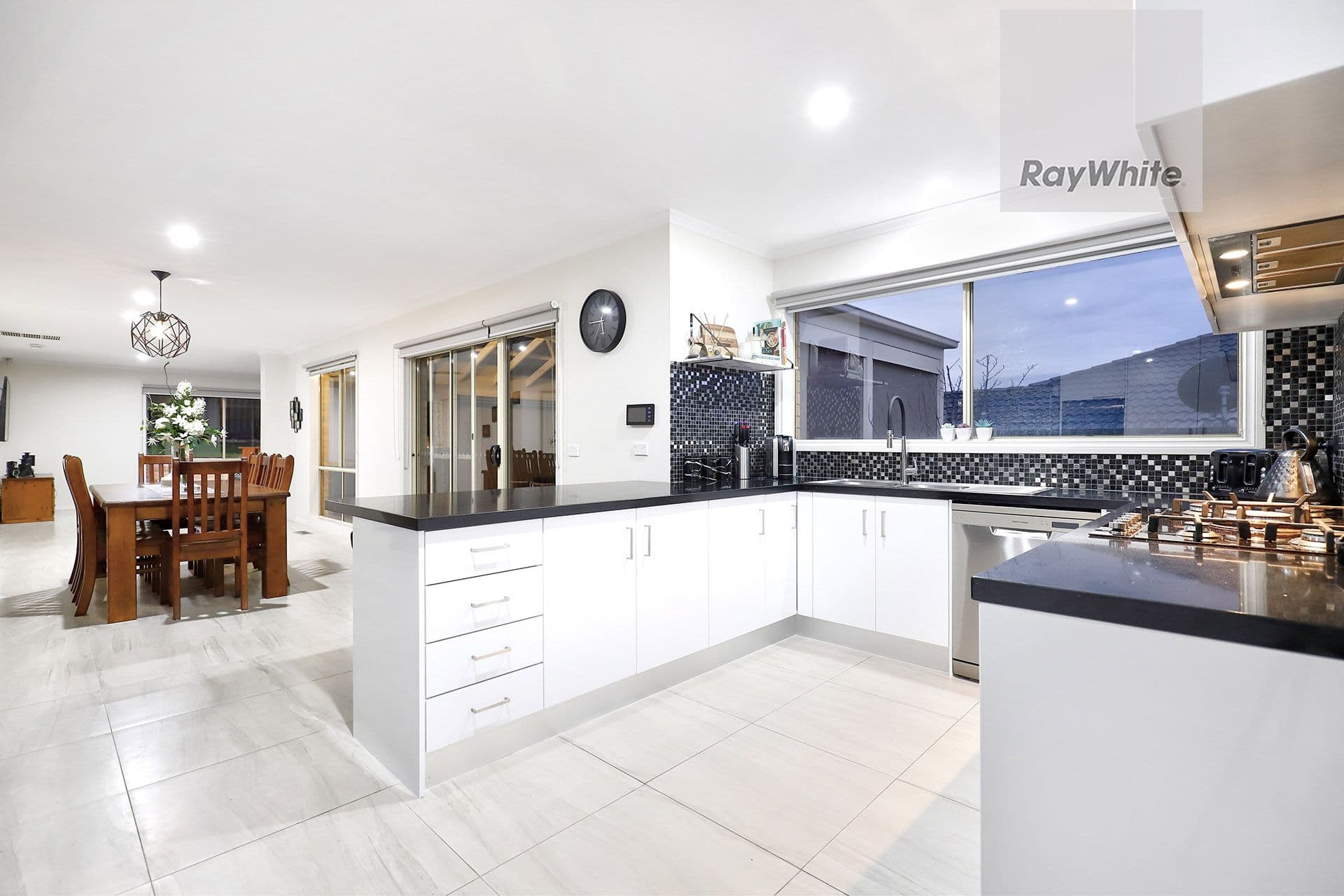 73 Stonebridge Way, Attwood VIC 3049, Attwood - Thumbnail 7