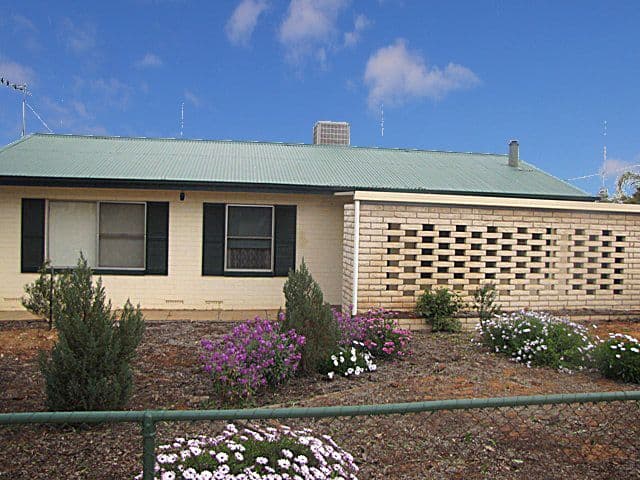6 Roberts, BERRI SA 5343, Berri - Image 1