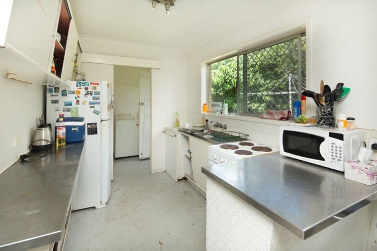 3 Boongala Road, BROADBEACH WATERS QLD 4218, Broadbeach Waters - Thumbnail 2