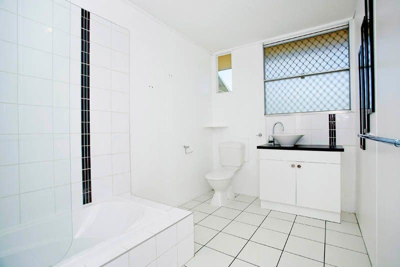 57 Glenelg Avenue, CORIO VIC 3214, Corio - Thumbnail 2