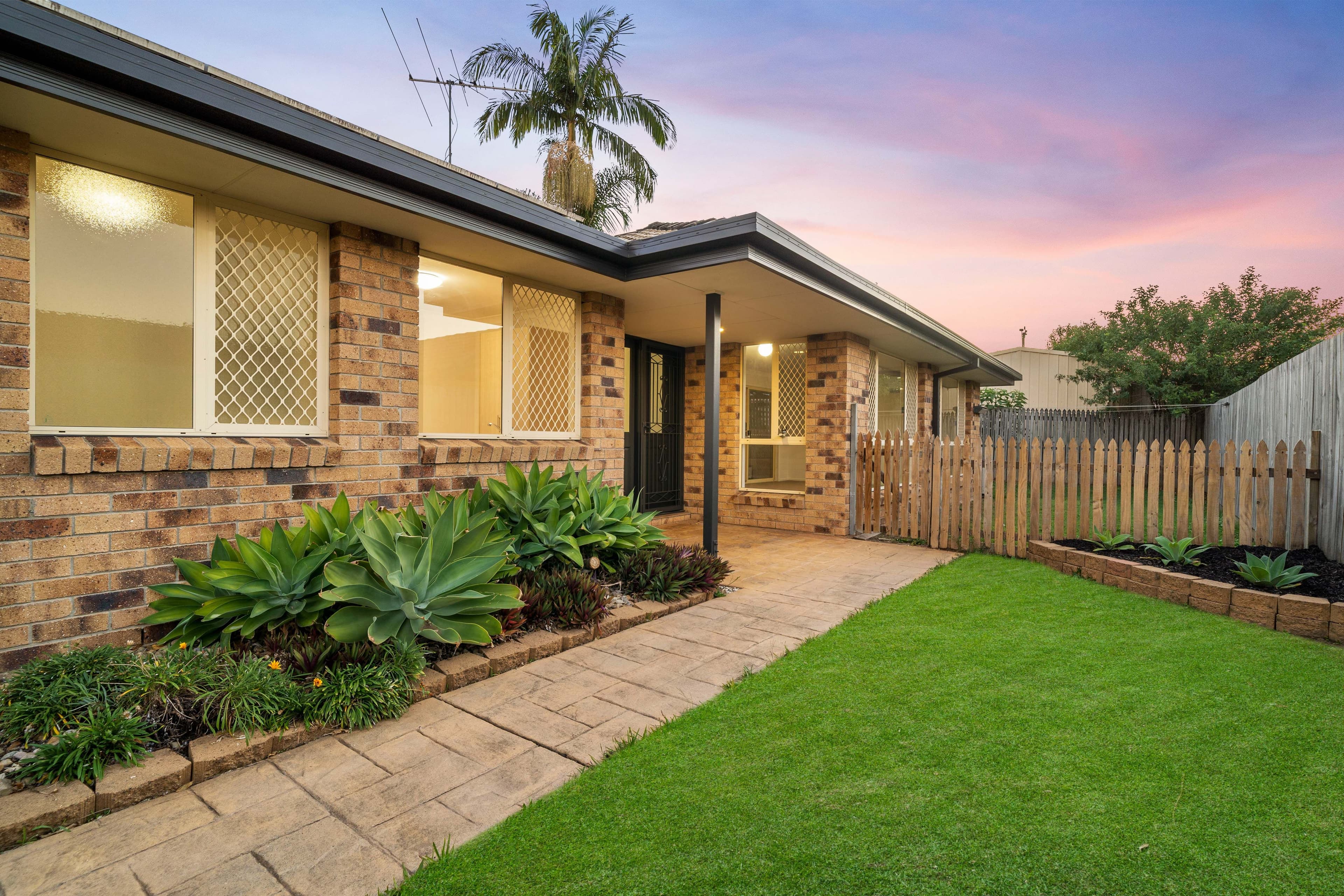 16 Stretton Court, Heritage Park QLD 4118, Heritage Park - Thumbnail 2