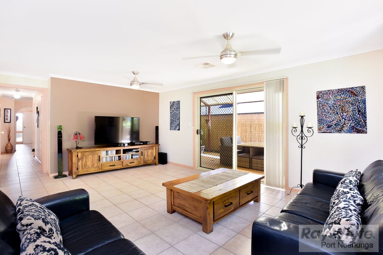47 Tobin Crescent, Woodcroft SA 5162, Woodcroft - Thumbnail 2