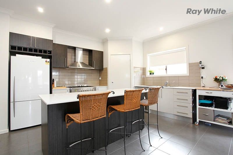 5 Rodeo Grove, POINT COOK VIC 3030, Point Cook - Thumbnail 3