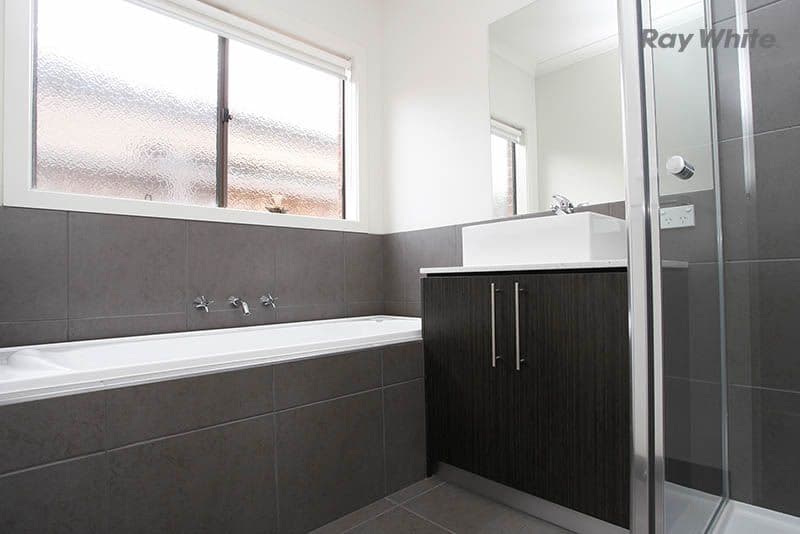5 Rodeo Grove, POINT COOK VIC 3030, Point Cook - Thumbnail 4