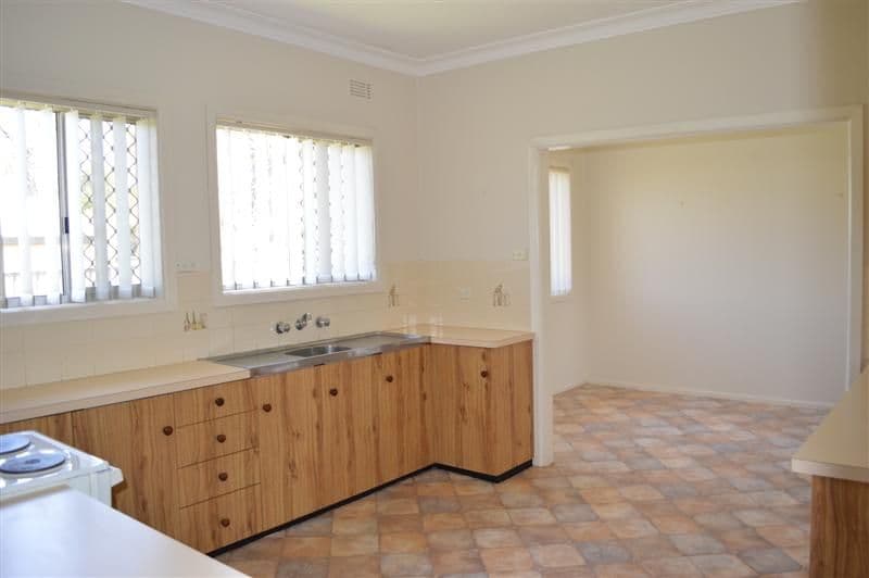 72 Young Street, DUBBO NSW 2830, Dubbo - Thumbnail 2