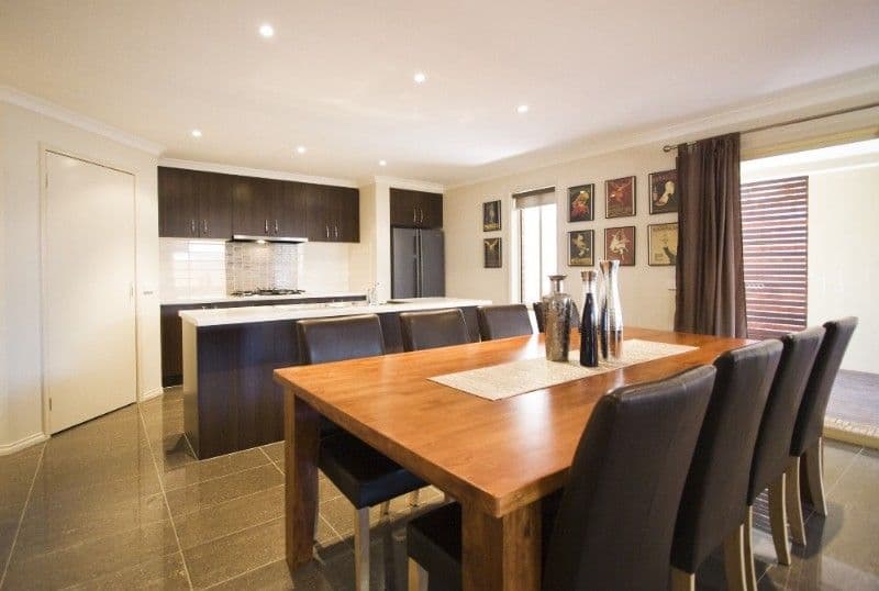 24 Sanctuary Drive, BUNDOORA VIC 3083, Bundoora - Thumbnail 3