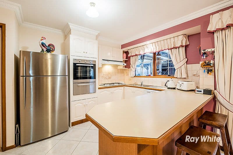 6 Yaltara Close, Cranbourne West VIC 3977, Cranbourne West - Thumbnail 3