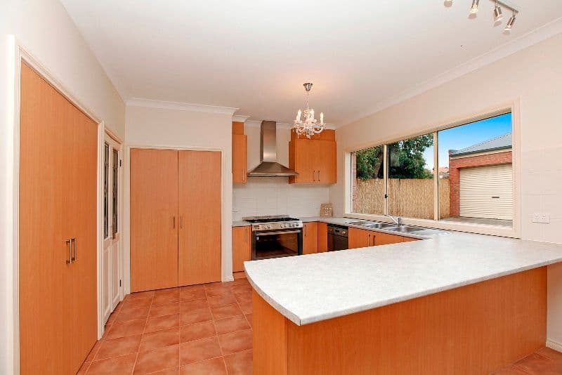 2 Allchin Street, RESERVOIR VIC 3073, Reservoir - Thumbnail 5