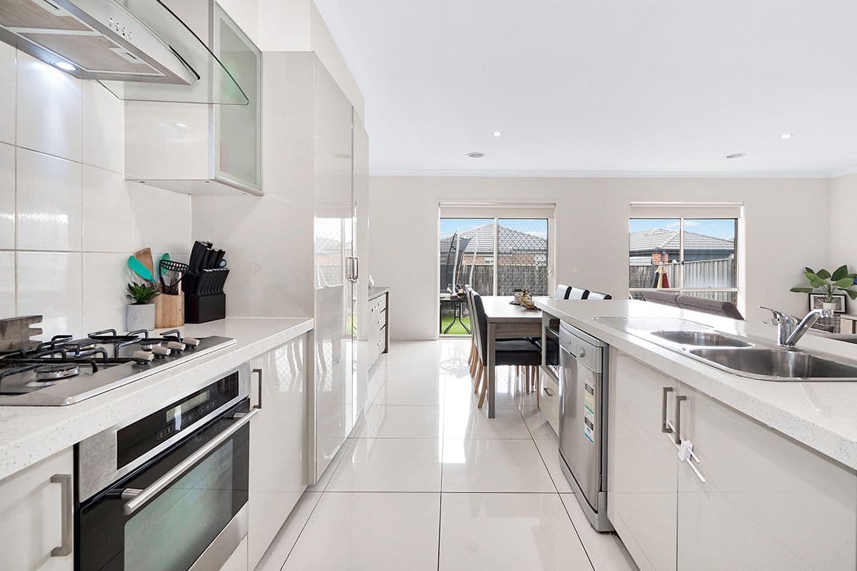 14 Lemon Grove, Cranbourne West VIC 3977, Cranbourne West - Thumbnail 4