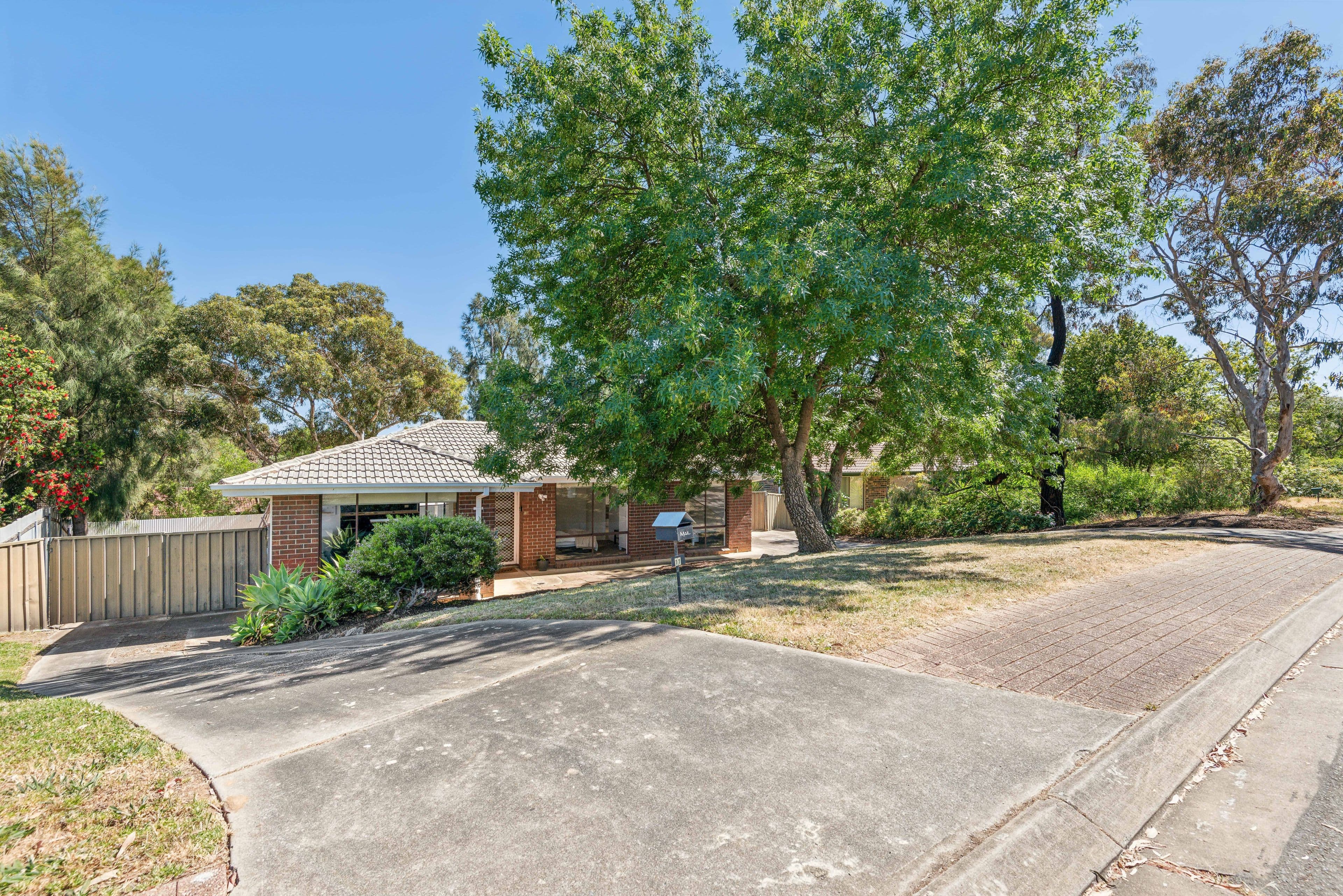 11 Spruce Avenue, Aberfoyle Park SA 5159, Aberfoyle Park - Image 1