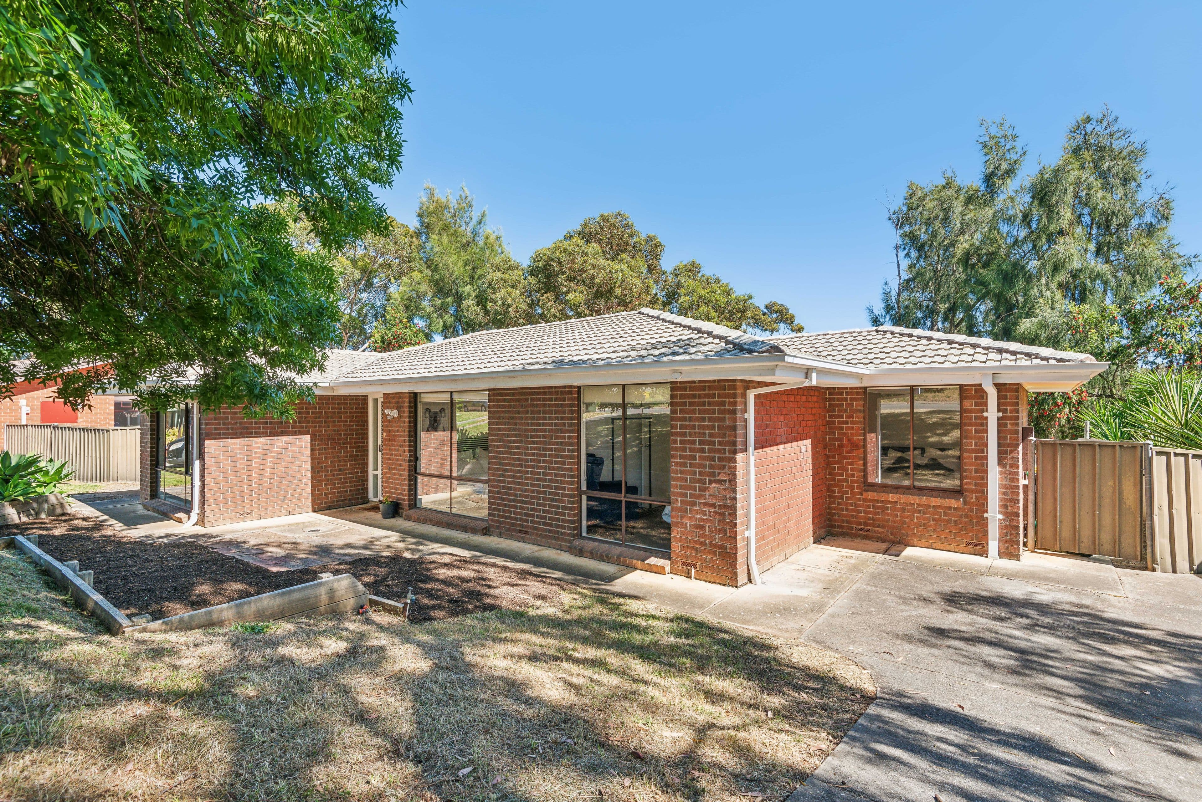 11 Spruce Avenue, Aberfoyle Park SA 5159, Aberfoyle Park - Thumbnail 2