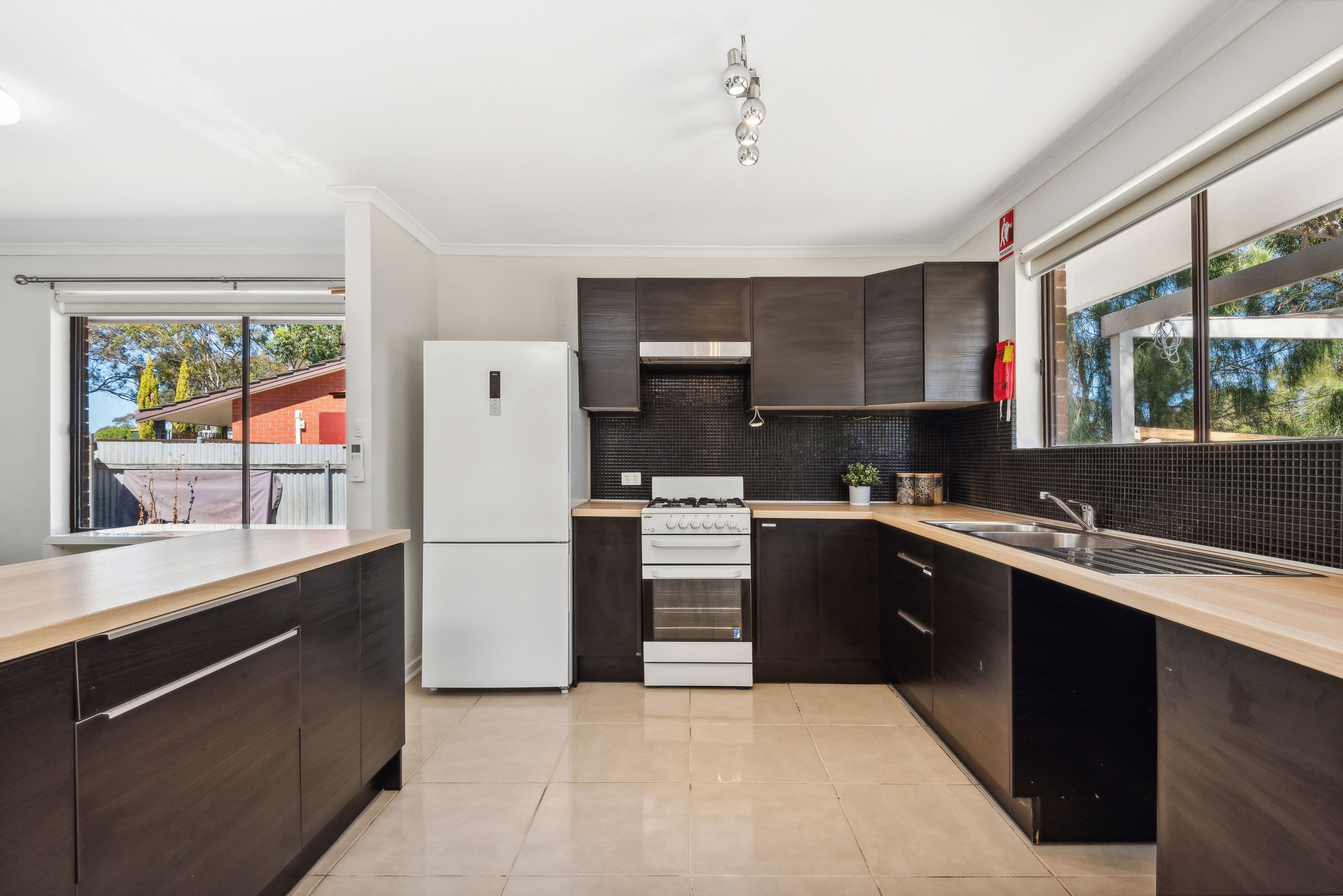 11 Spruce Avenue, Aberfoyle Park SA 5159, Aberfoyle Park - Thumbnail 4