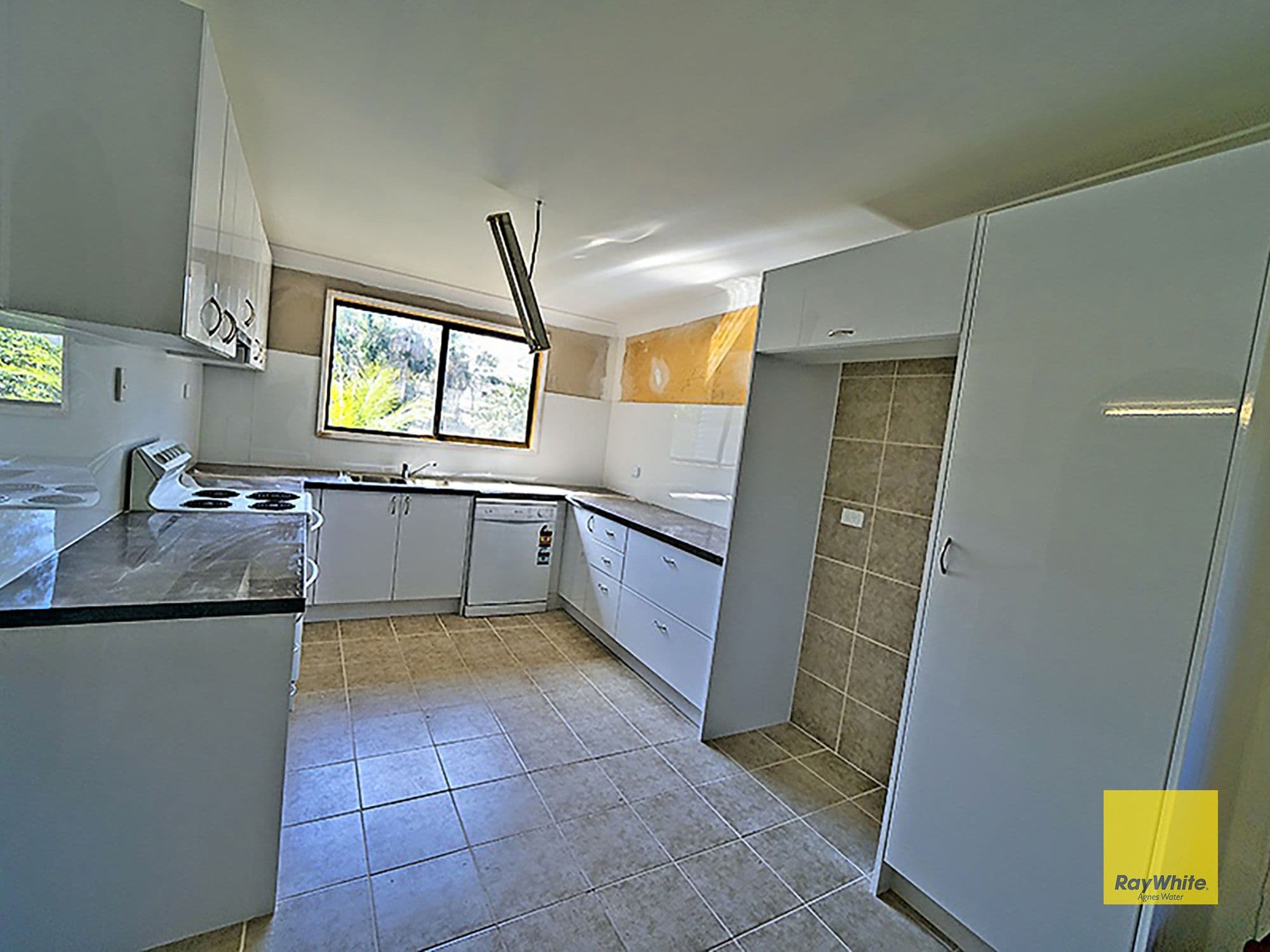 10 Menzies Street, Miriam Vale QLD 4677, Miriam Vale - Thumbnail 5