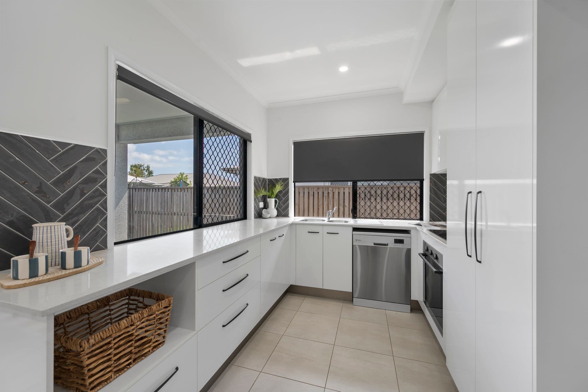 29 Colvin Street, Oonoonba QLD 4811, Oonoonba - Thumbnail 3