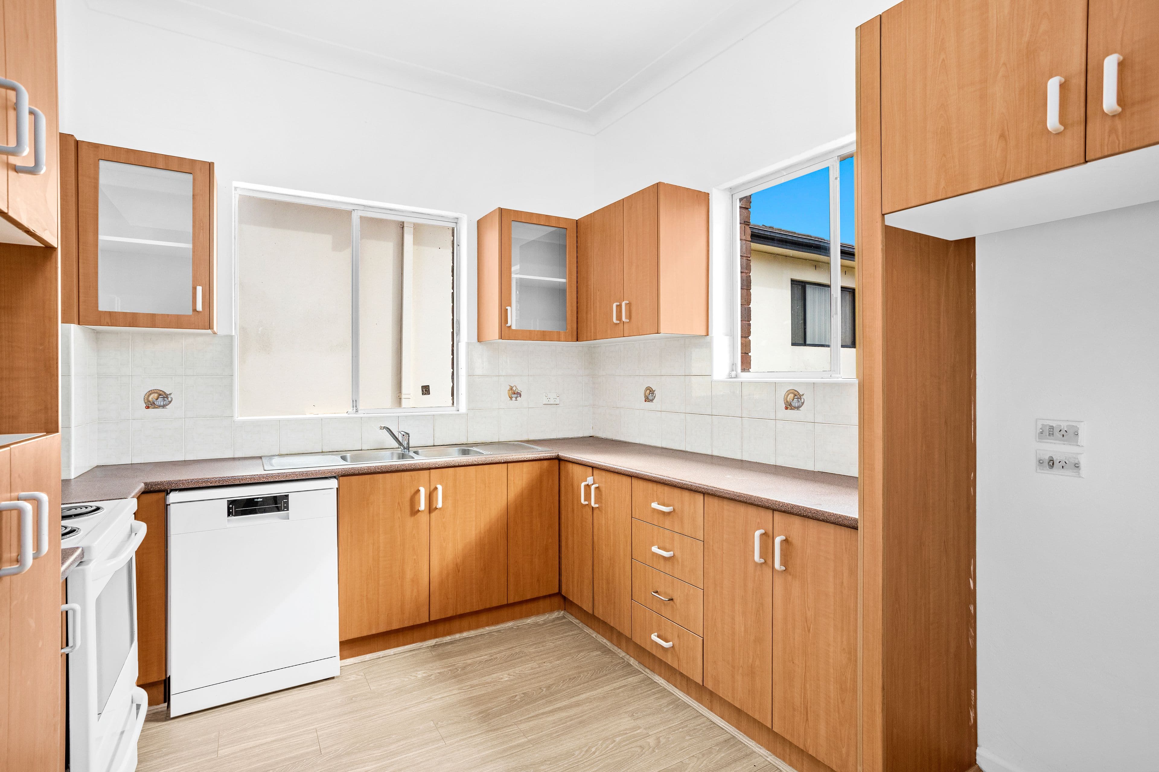 28 Trevor Avenue, Lake Heights NSW 2502, Lake Heights - Thumbnail 4