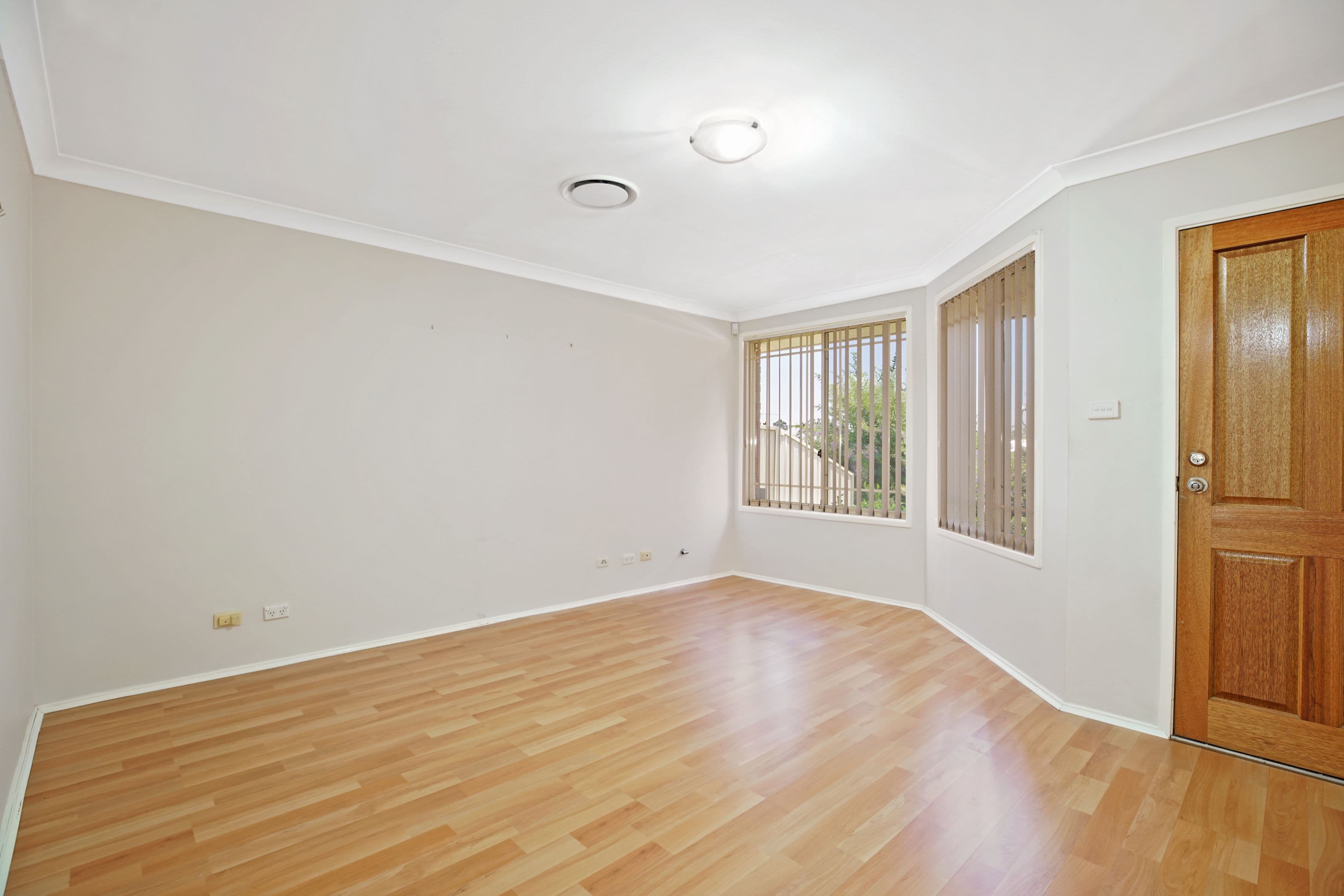 23 Kenneth Slessor Drive, Glenmore Park - Thumbnail 3