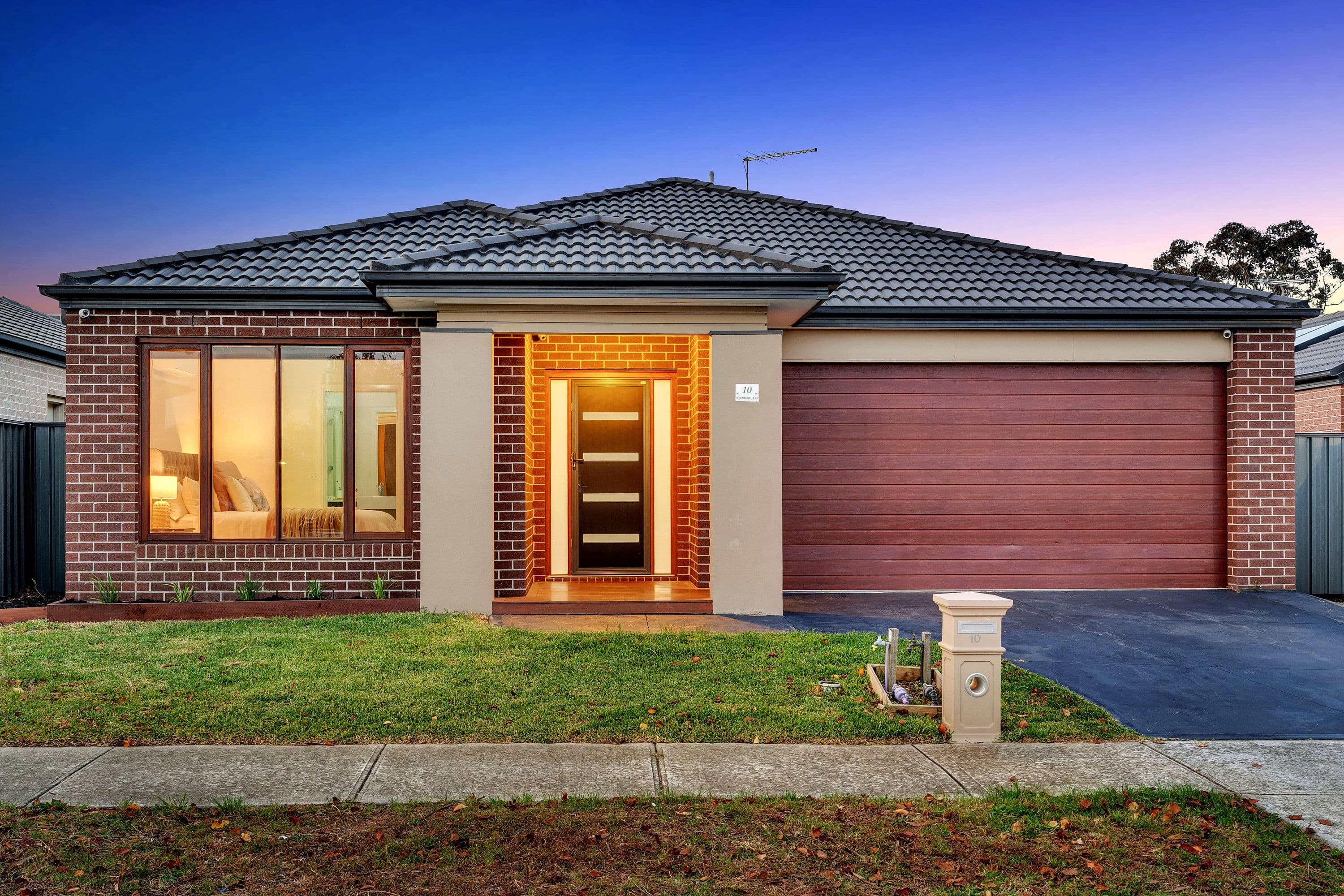 10 Rainham Avenue, Craigieburn VIC 3064, Craigieburn - Image 1