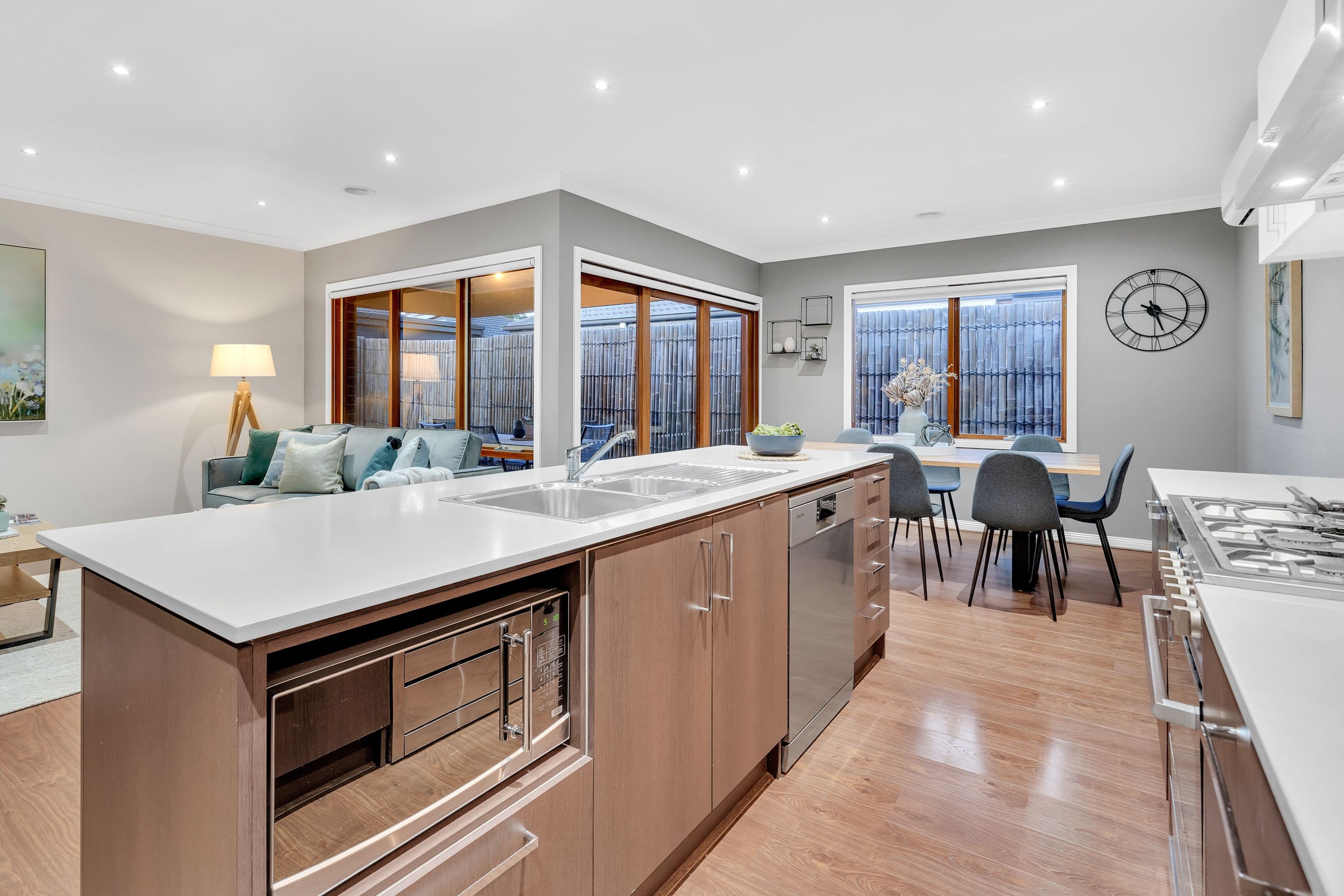 10 Rainham Avenue, Craigieburn VIC 3064, Craigieburn - Thumbnail 8
