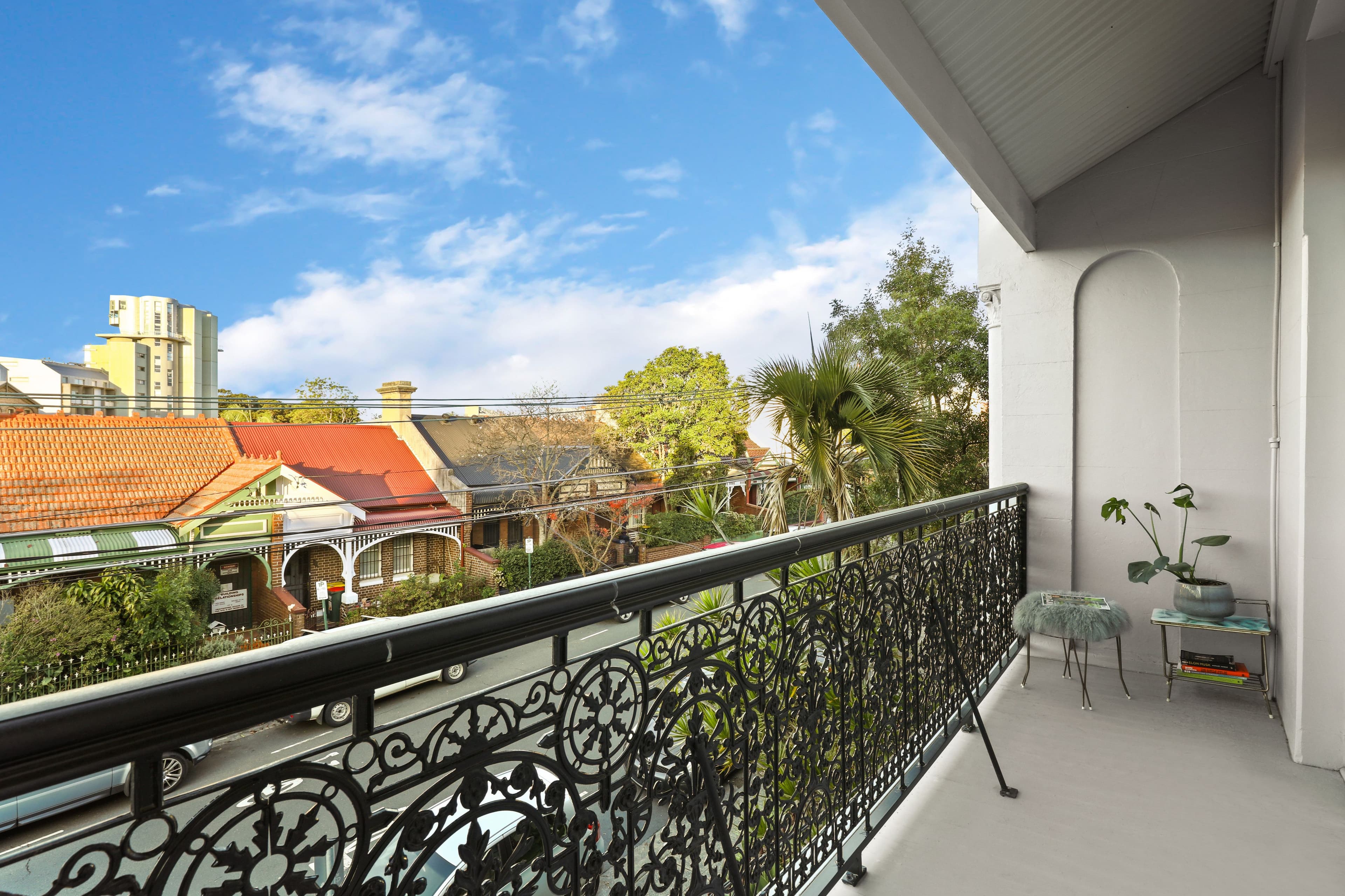 8 Phillip Street, Newtown - Thumbnail 2