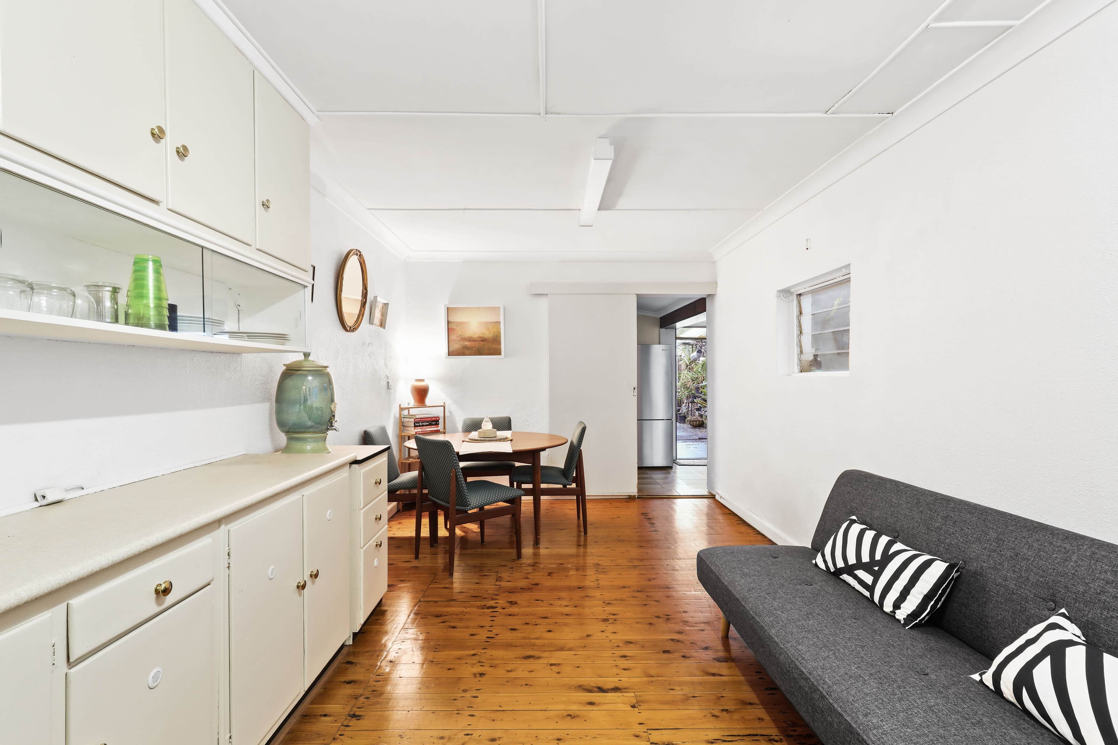 8 Phillip Street, Newtown - Thumbnail 3