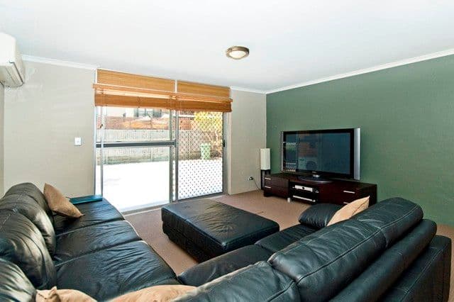 6 Mawarra Street, PALM BEACH QLD 4221, Palm Beach - Thumbnail 2