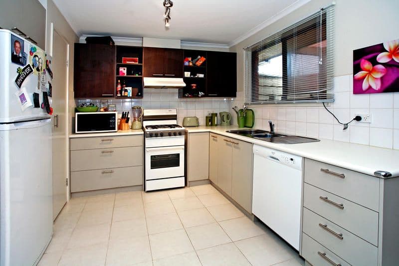 11 Raymond Court, ST ALBANS PARK VIC 3219, St Albans Park - Thumbnail 3