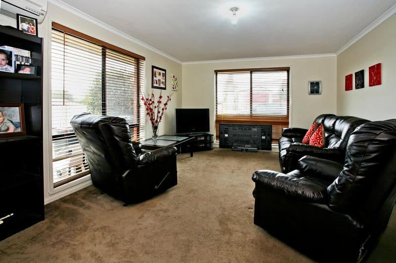 11 Raymond Court, ST ALBANS PARK VIC 3219, St Albans Park - Thumbnail 4
