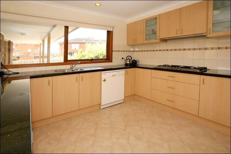 63 Torwood Avenue, GLEN WAVERLEY VIC 3150, Glen Waverley - Thumbnail 2