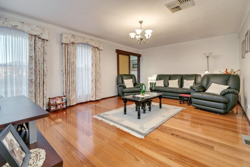 17 Karingal Way, THOMASTOWN VIC 3074, Thomastown - Thumbnail 2