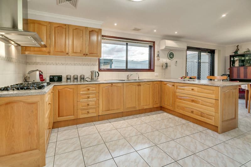 17 Karingal Way, THOMASTOWN VIC 3074, Thomastown - Thumbnail 5