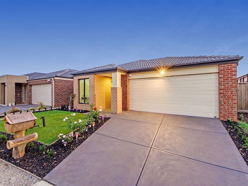 7 Sinclair Crescent, TARNEIT VIC 3029, Tarneit - Thumbnail 3