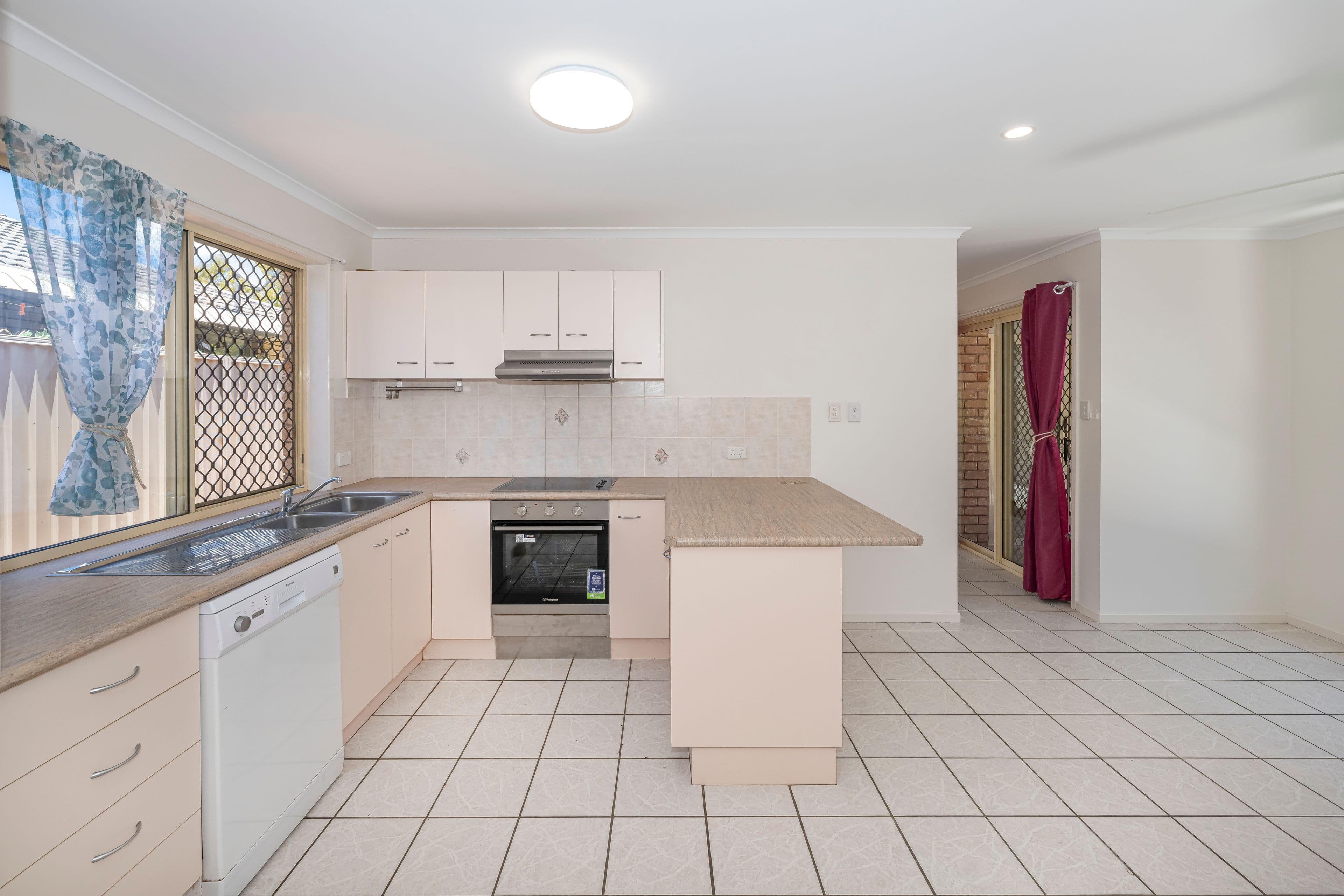30 Garney Street, Redcliffe QLD 4020, Redcliffe - Thumbnail 3